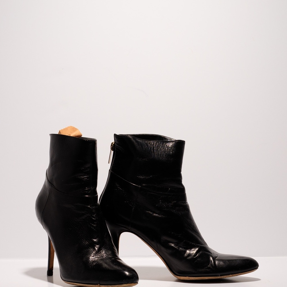 Jimmy Choo Black Ankle Boots Sleek Leather Design